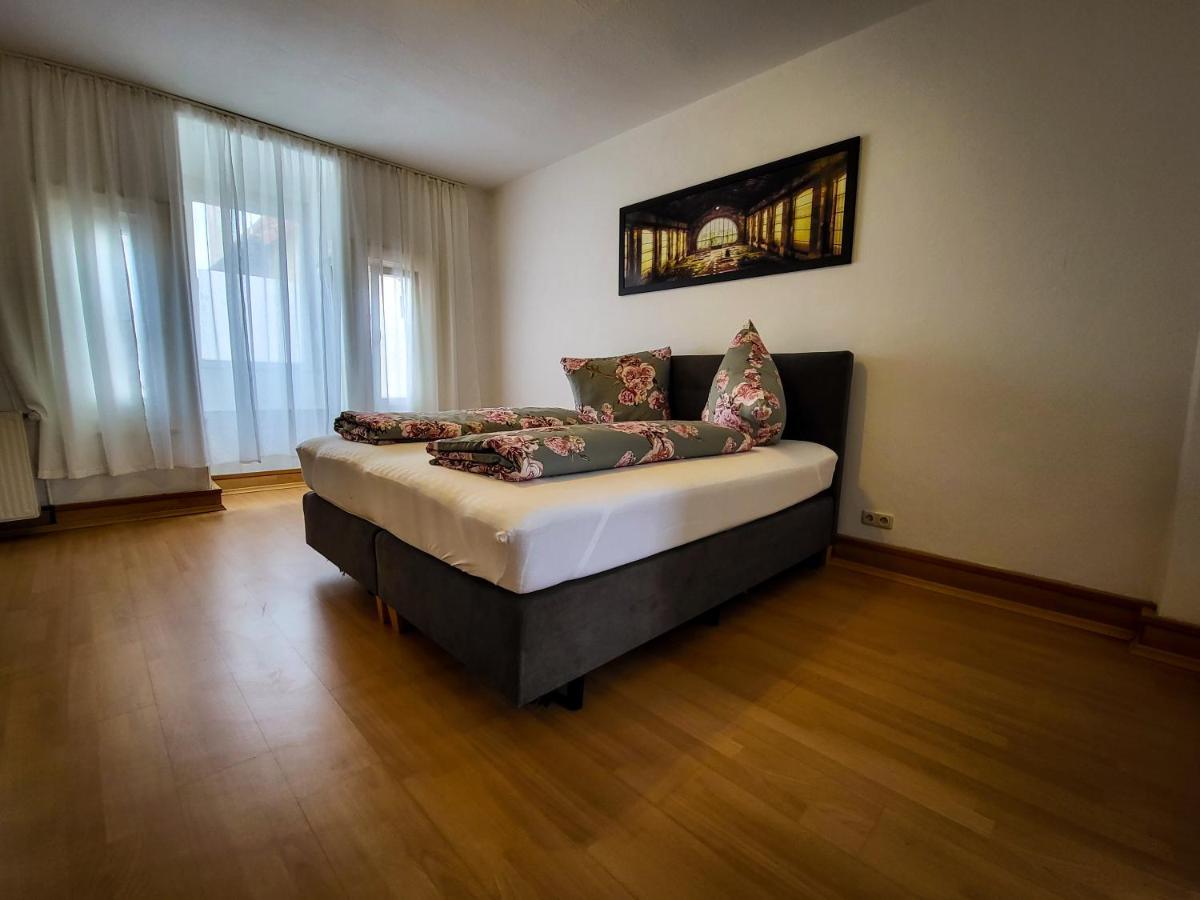 Hotel Und Restaurant Zum Loewen ゲルンハウゼン エクステリア 写真